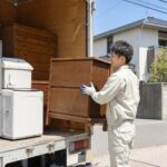 岐阜県で家具・家電の引き取り・不用品回収をするアイワクリーンのスタッフ