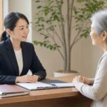 死後の手続き代行サービスについて専門家に相談する様子