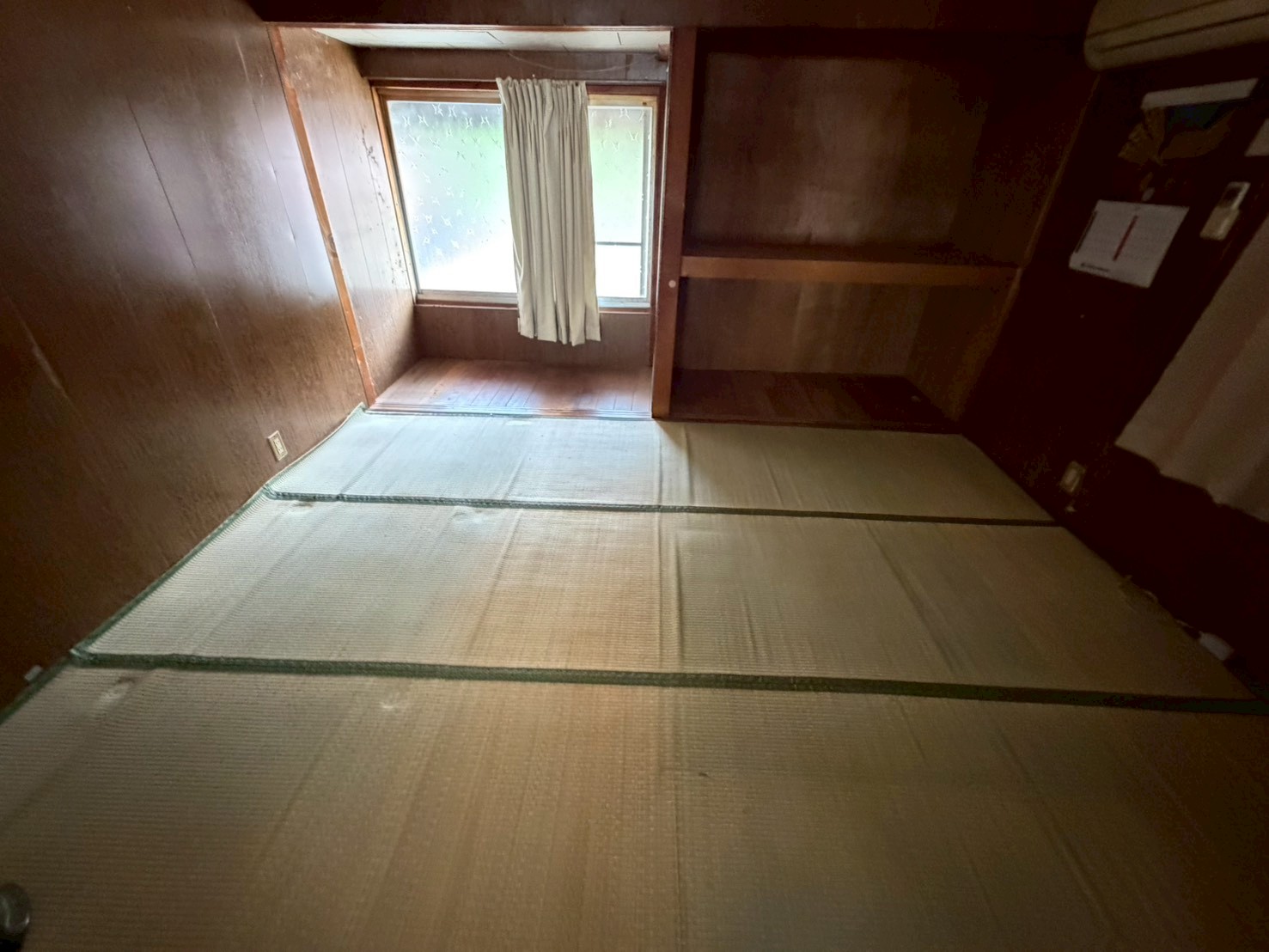 岐阜県飛騨市の家財整理後の廊下と収納
