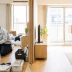 名古屋市のゴミ屋敷・汚部屋を業者が片付けている様子