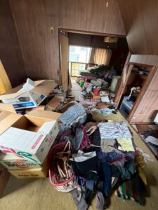 西尾市伊藤の解体前家財整理の室内写真