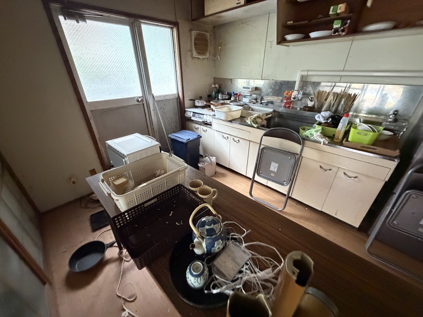 岐阜県下呂市金山町の家財整理 作業前のキッチン