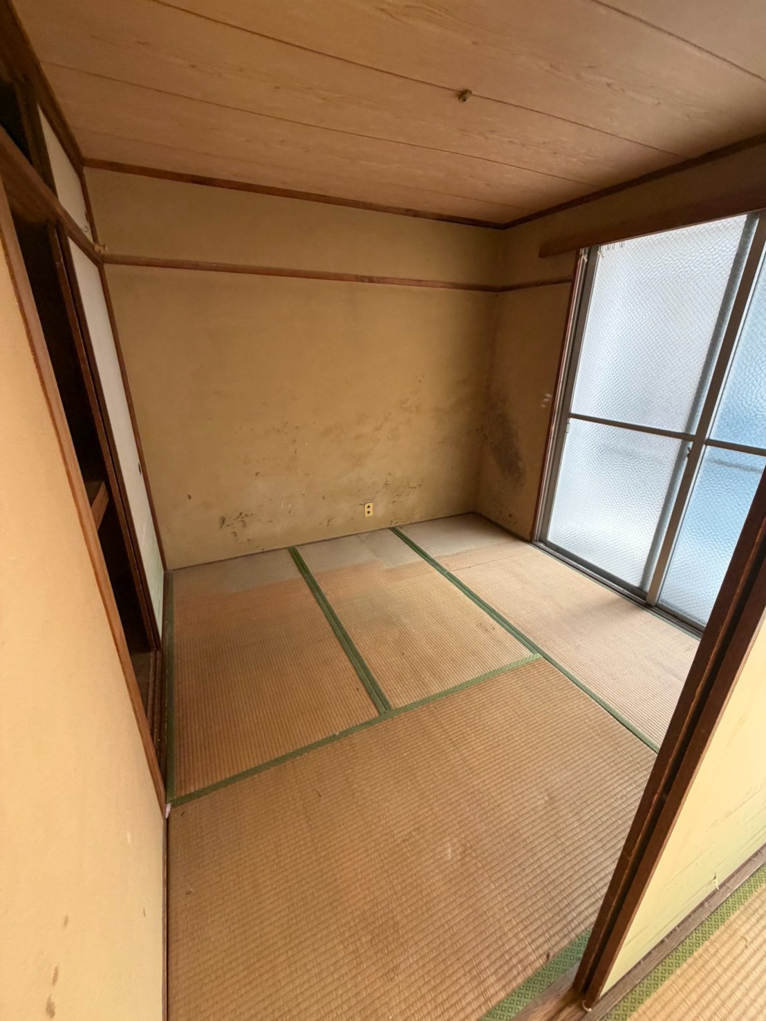 施設入居前の片付け後の和室