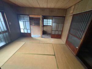 家財回収後の和室