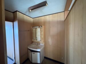 豊田市寺部町 残置物撤去後の事務所仕様の空間