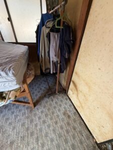 可児市桜ヶ丘・寝具まわりの不用品の一部撤去後