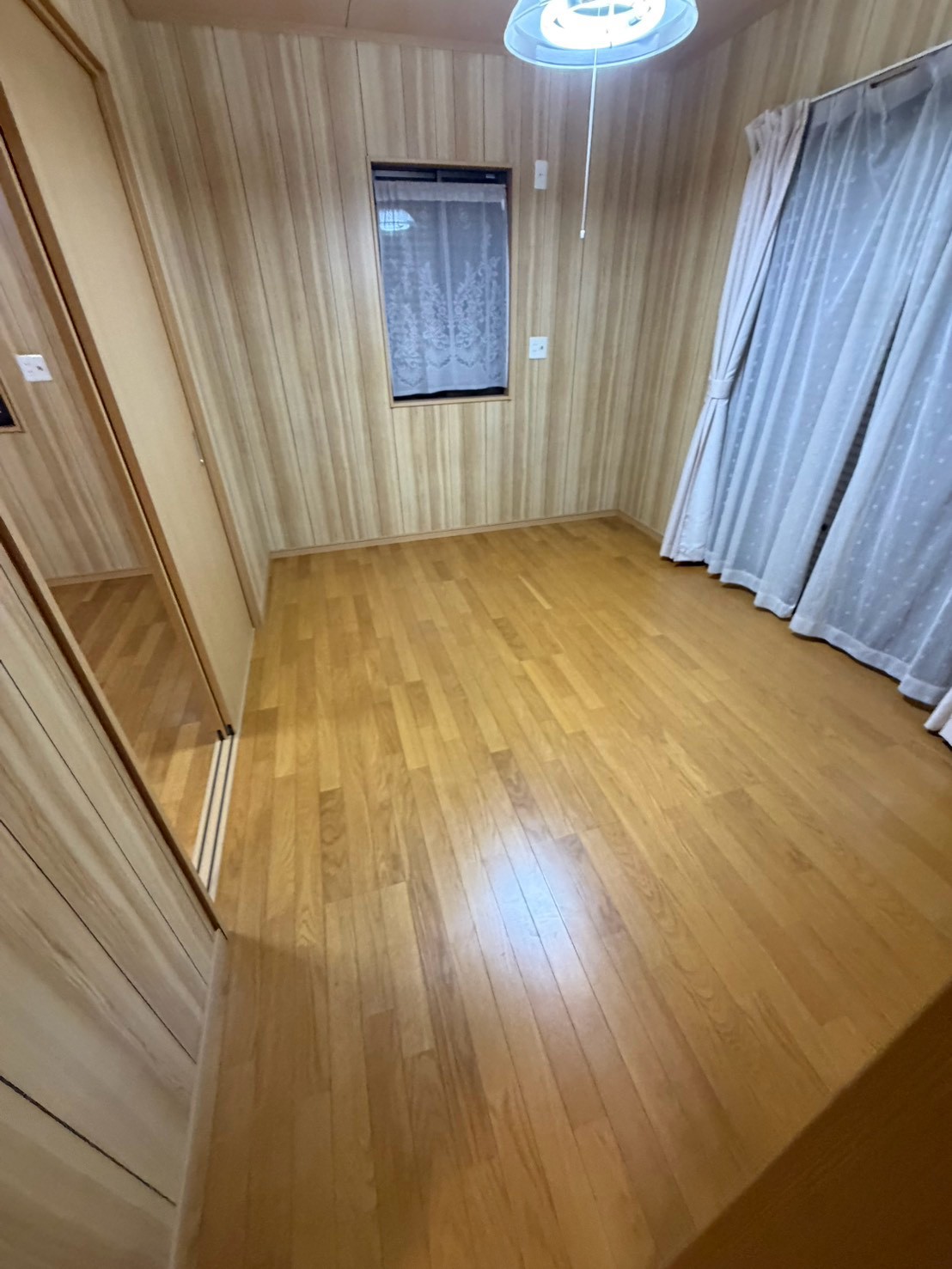 可児市清水ヶ丘・家財整理後の洋室(机と荷物の撤去後)
