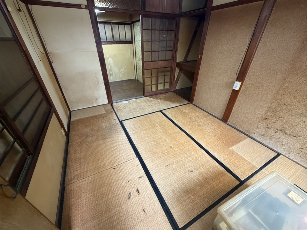 名古屋市昭和区鶴舞・片付け後の和室（残した収納ケース）