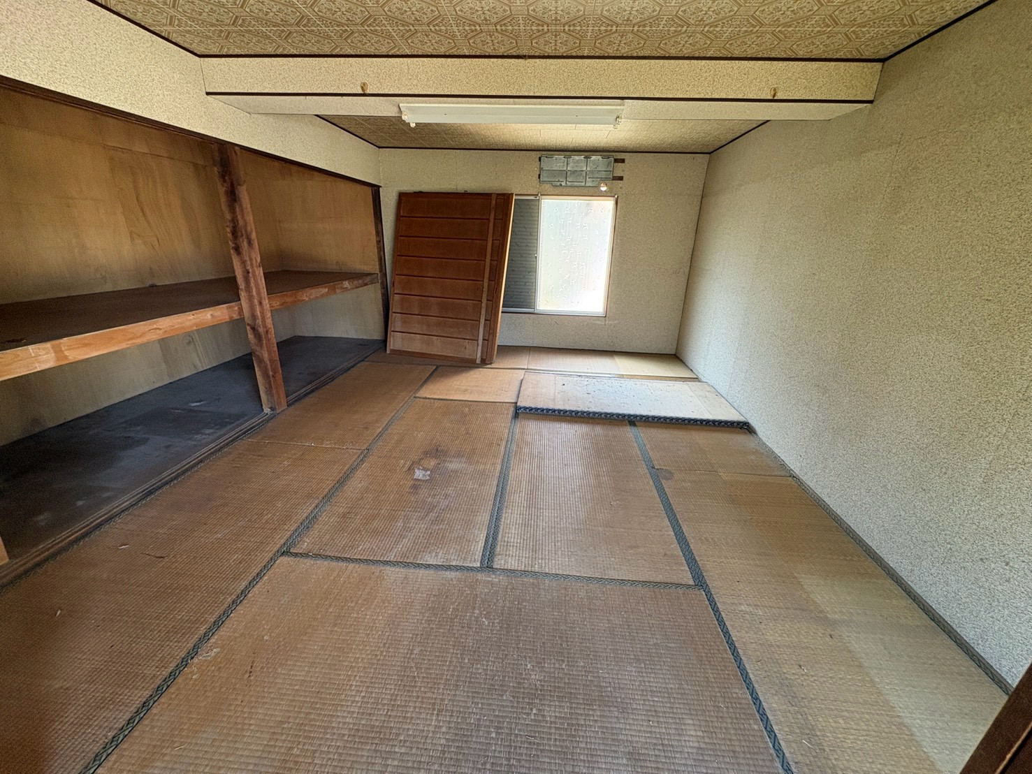 四日市市西坂部町・不用品回収後の和室
